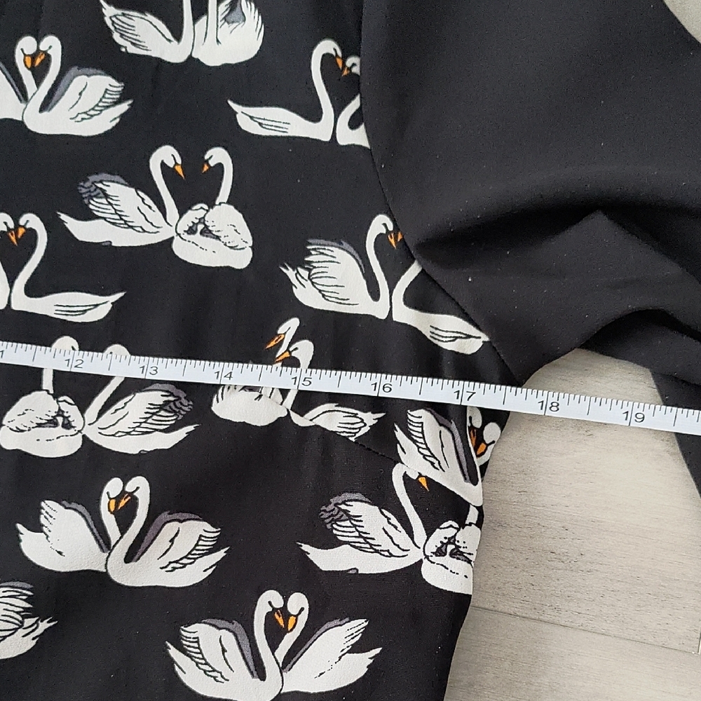 Yumi Black Top with Swan Design - Picture 8 of 8